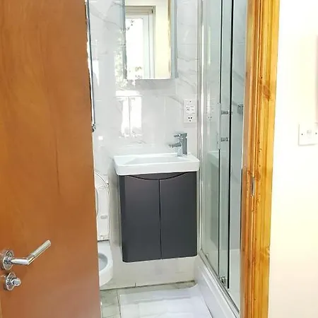 Double Ensuite Near Centre