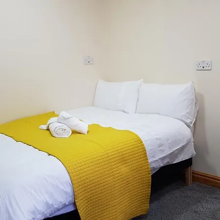 Double Ensuite Near Centre *